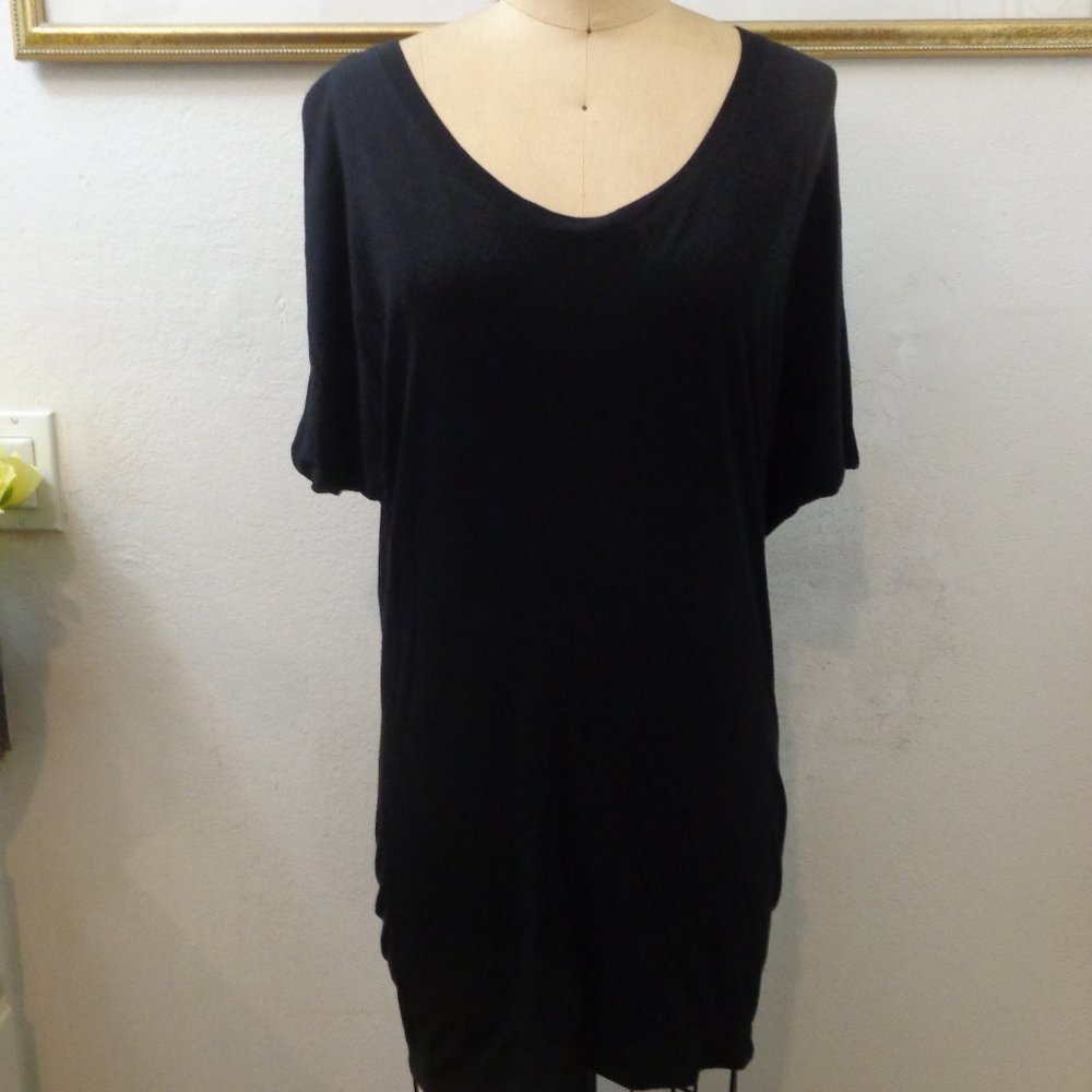 BCBGMaxAzria Black Short Sleeve Tunic Top